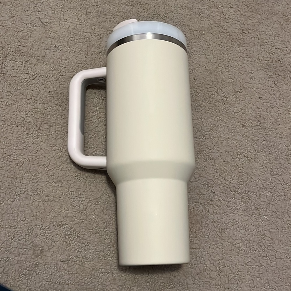 beige 40oz stanley cup - Picture 3 of 6